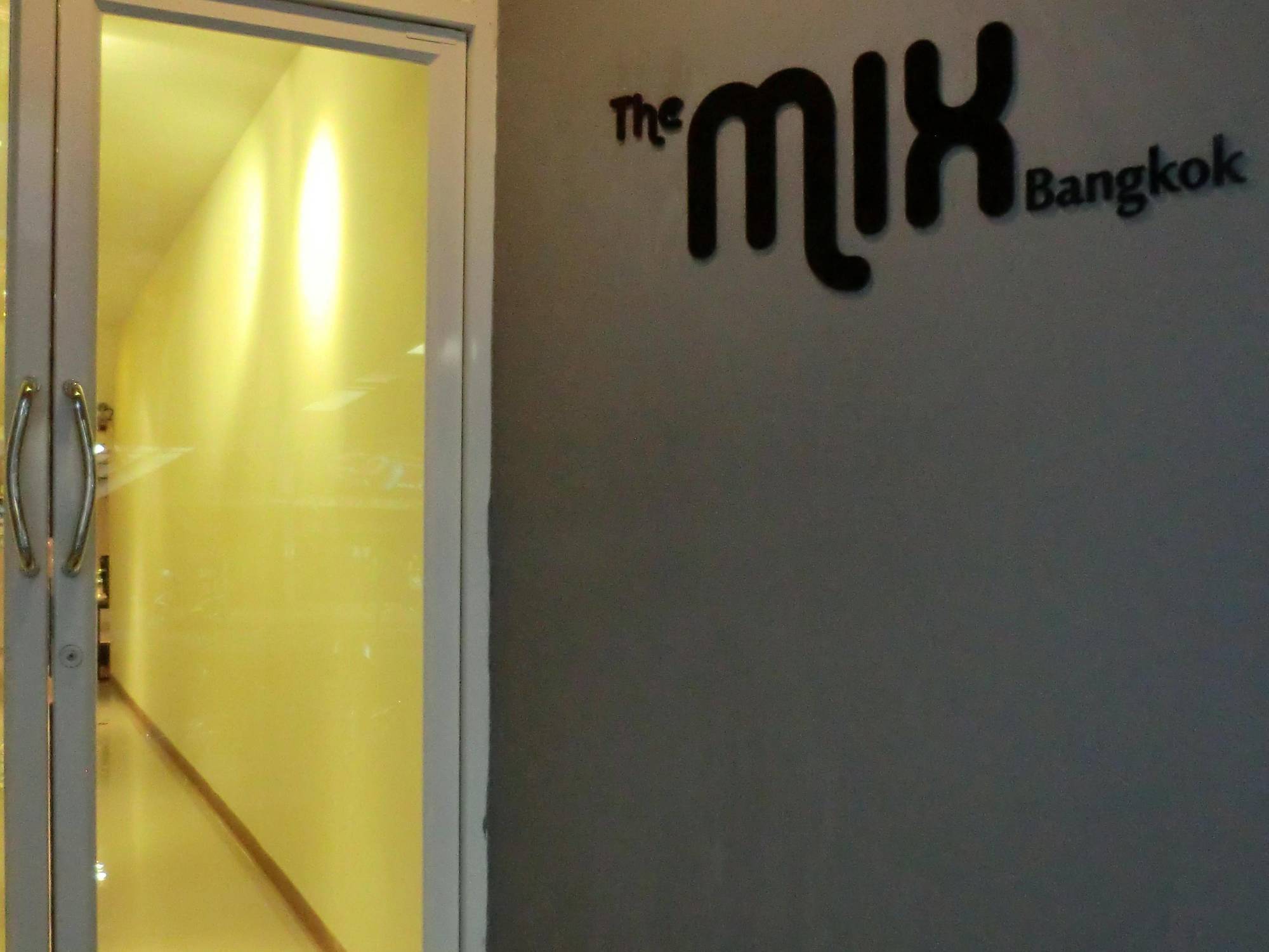 The Mix Bangkok - Bts Phrakhanong Esterno foto
